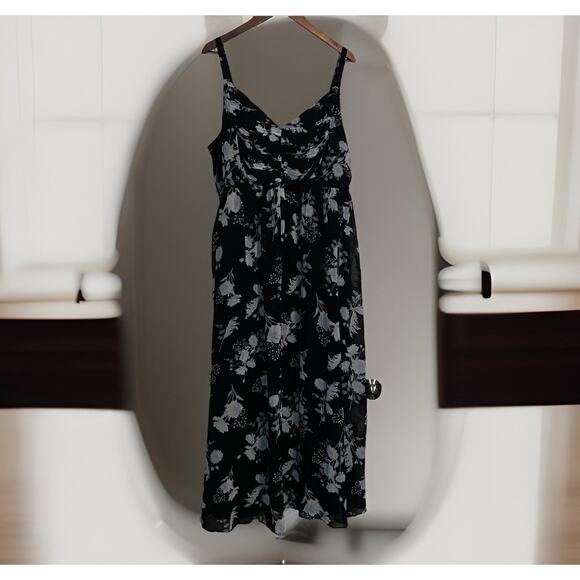 TORRID Black Floral Chiffon Maxi Dress Size3(22/24) NWOT STRAPS (Adjustable) - Picture 1 of 8